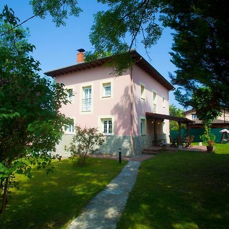 Villa Mercedes Piloña Eksteriør billede